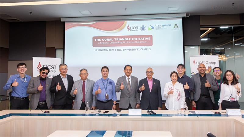 馬來西亞思特雅大學就讀